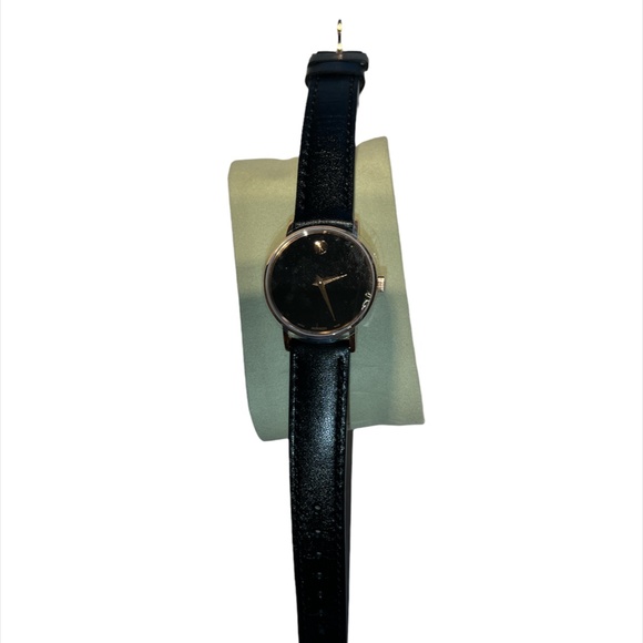 MOVADO Women’s Museum Classic Rose Gold watch - Picture 5 of 6